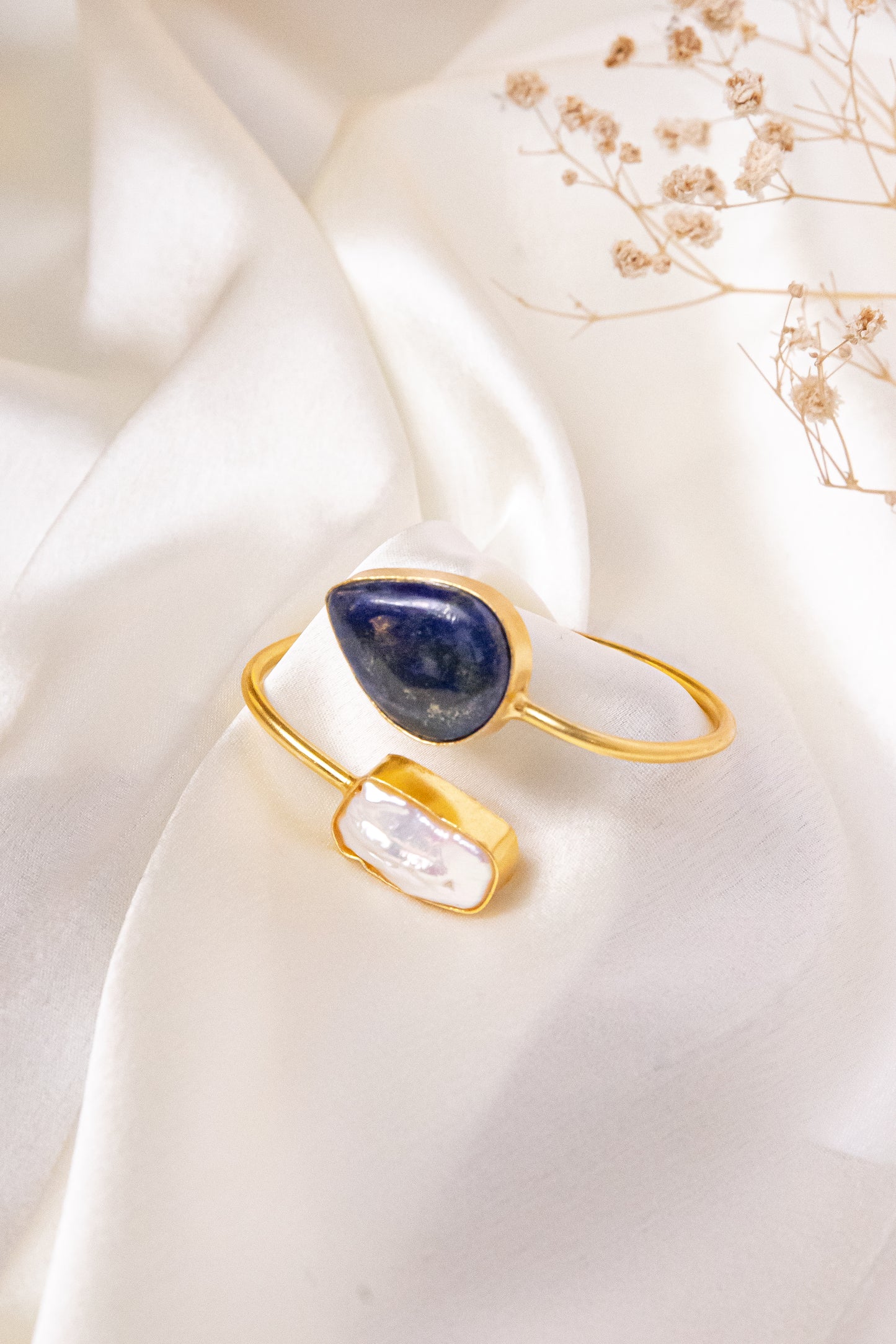 LUNA PEARL CUFF