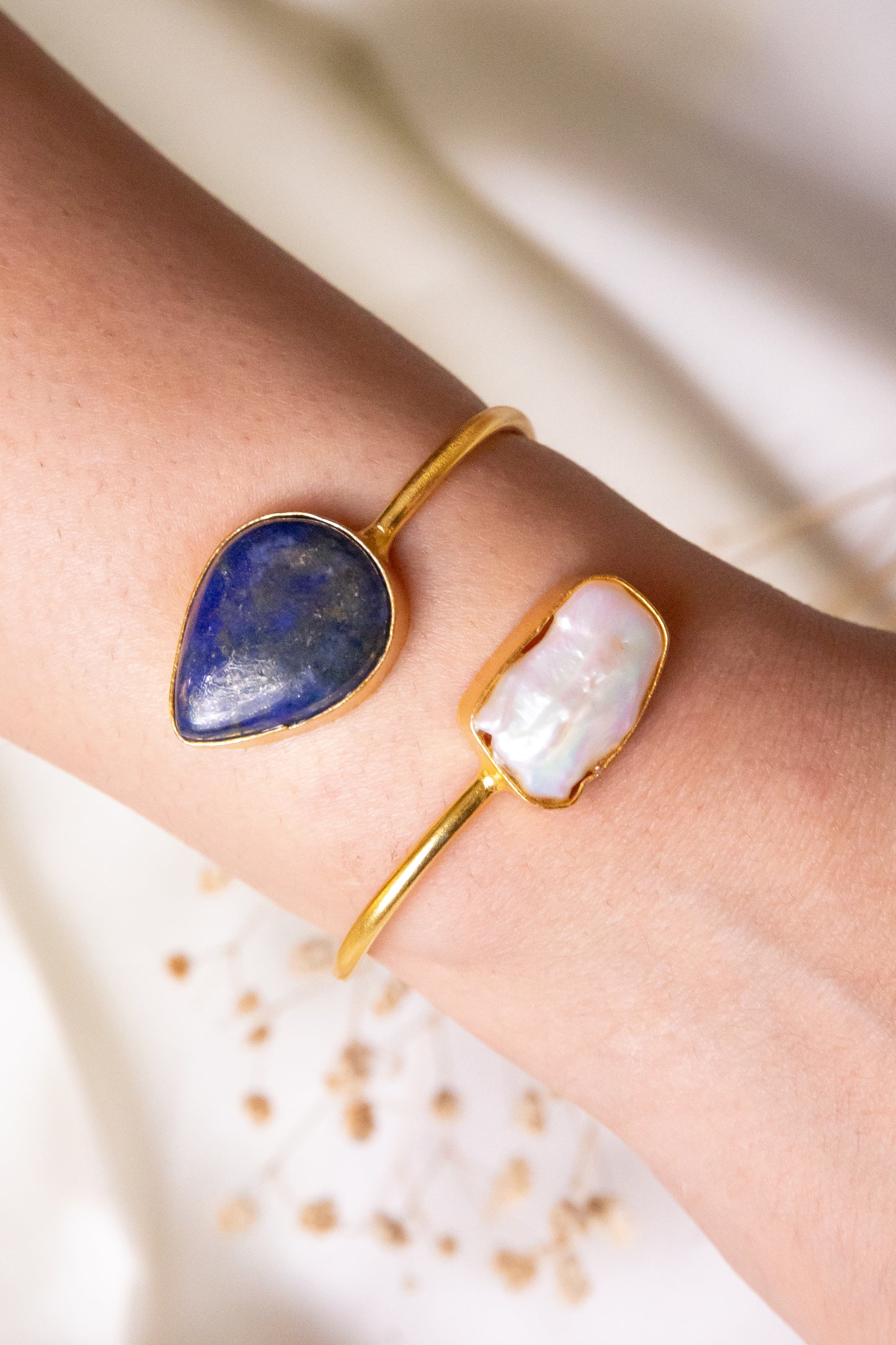 LUNA PEARL CUFF