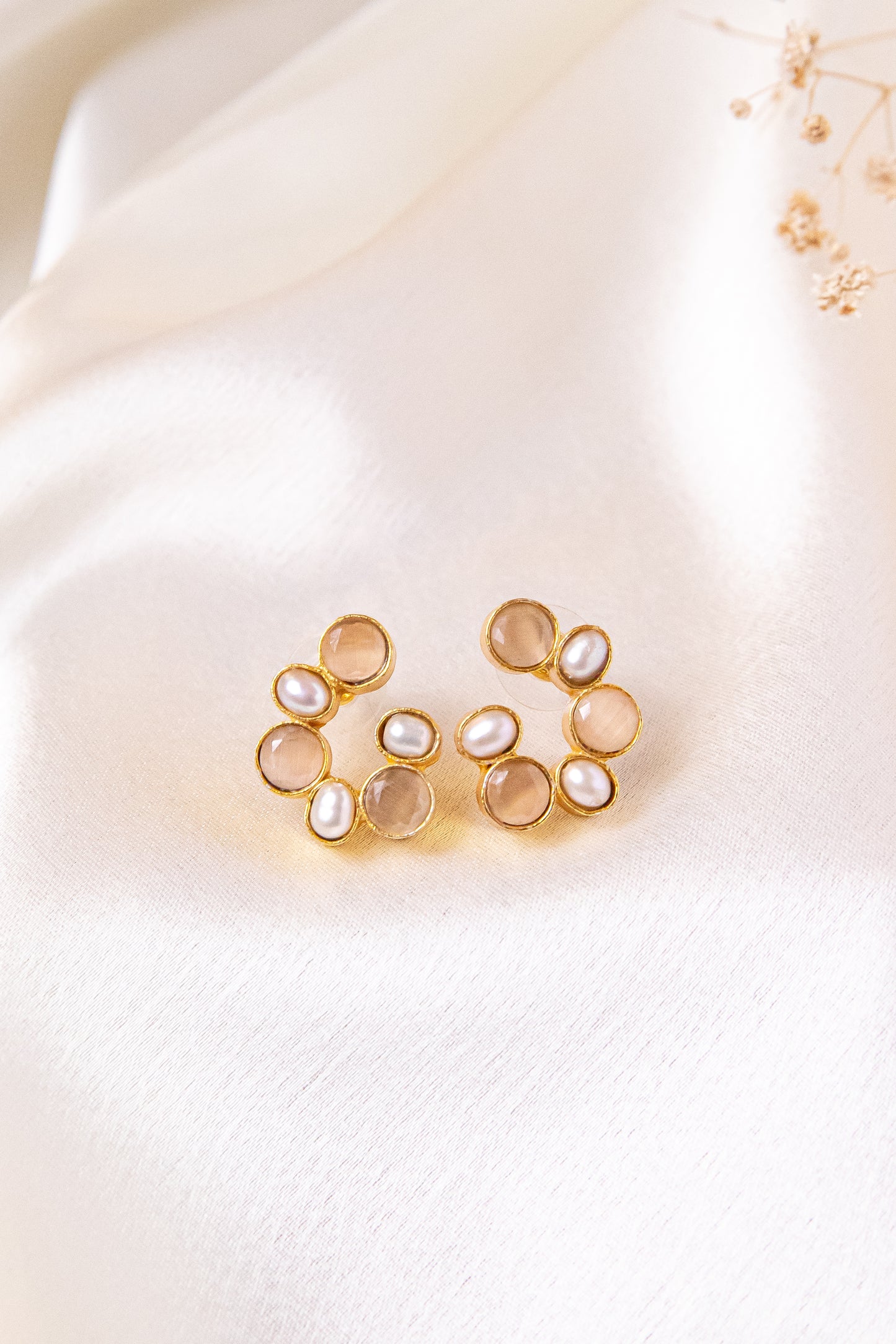 ROSELLE STUDS