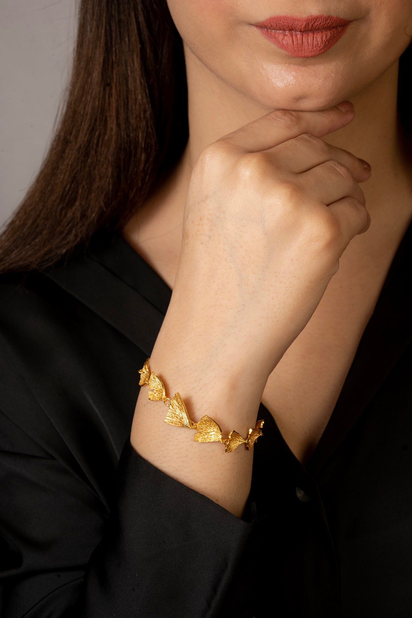 TEXTURED LEAVES BRACELET