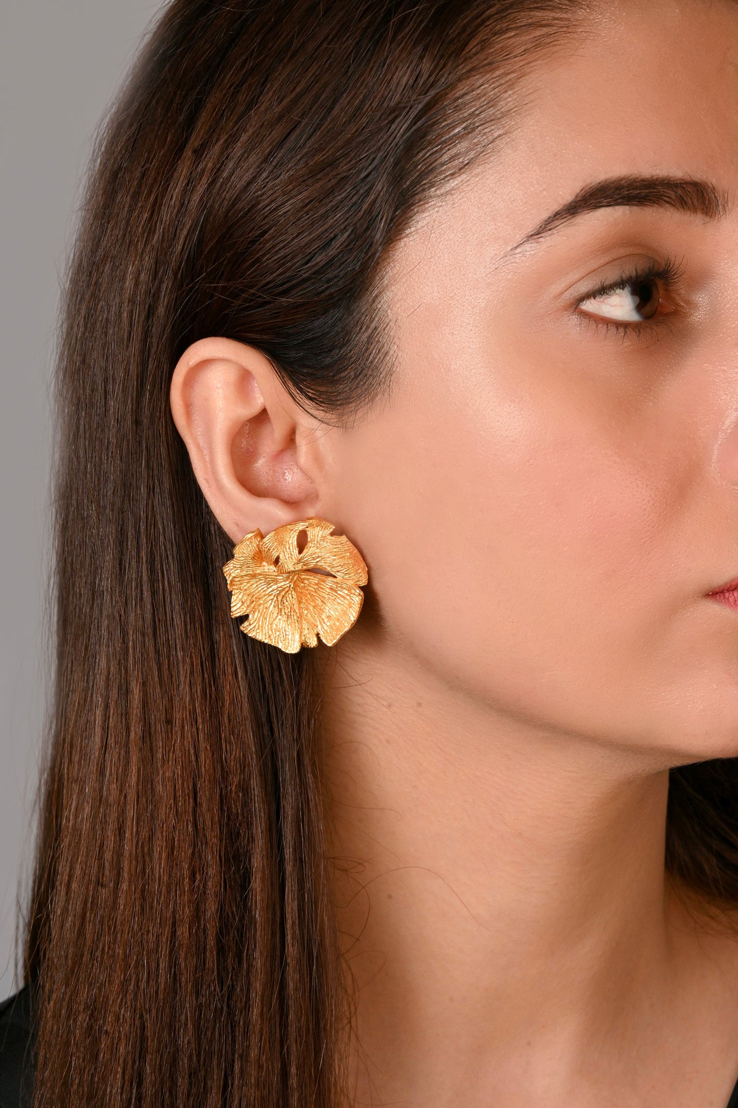 SARA FLOWER EARRINGS