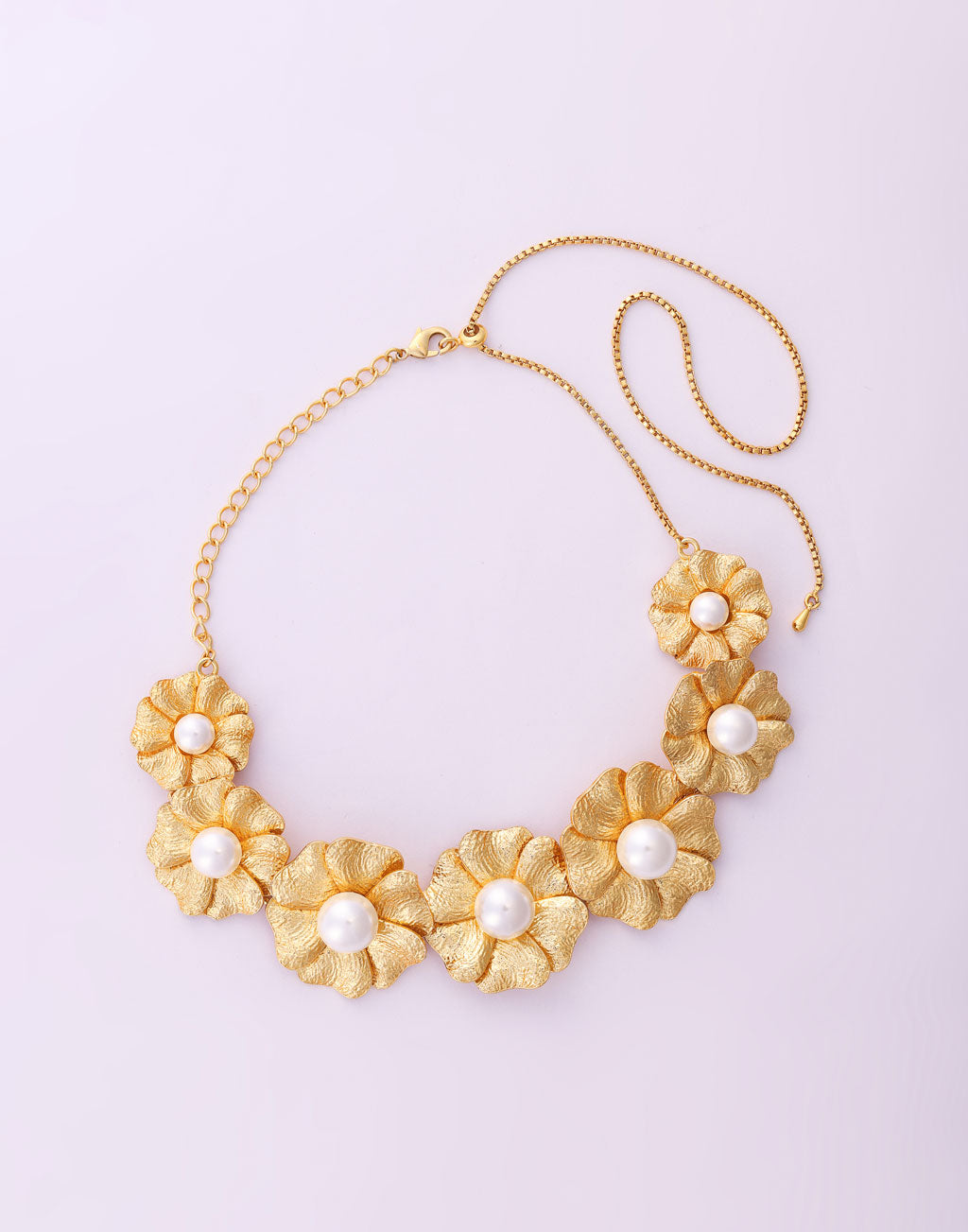 PLUMERIA CHOKER