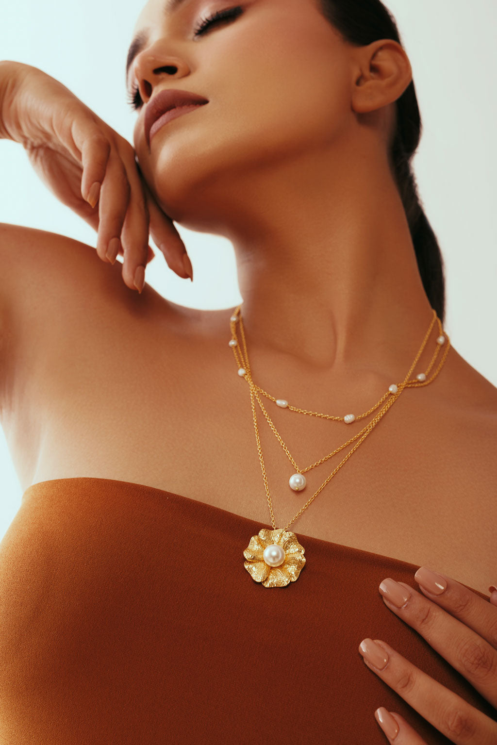 PLUMERIA LAYERED NECKPIECE