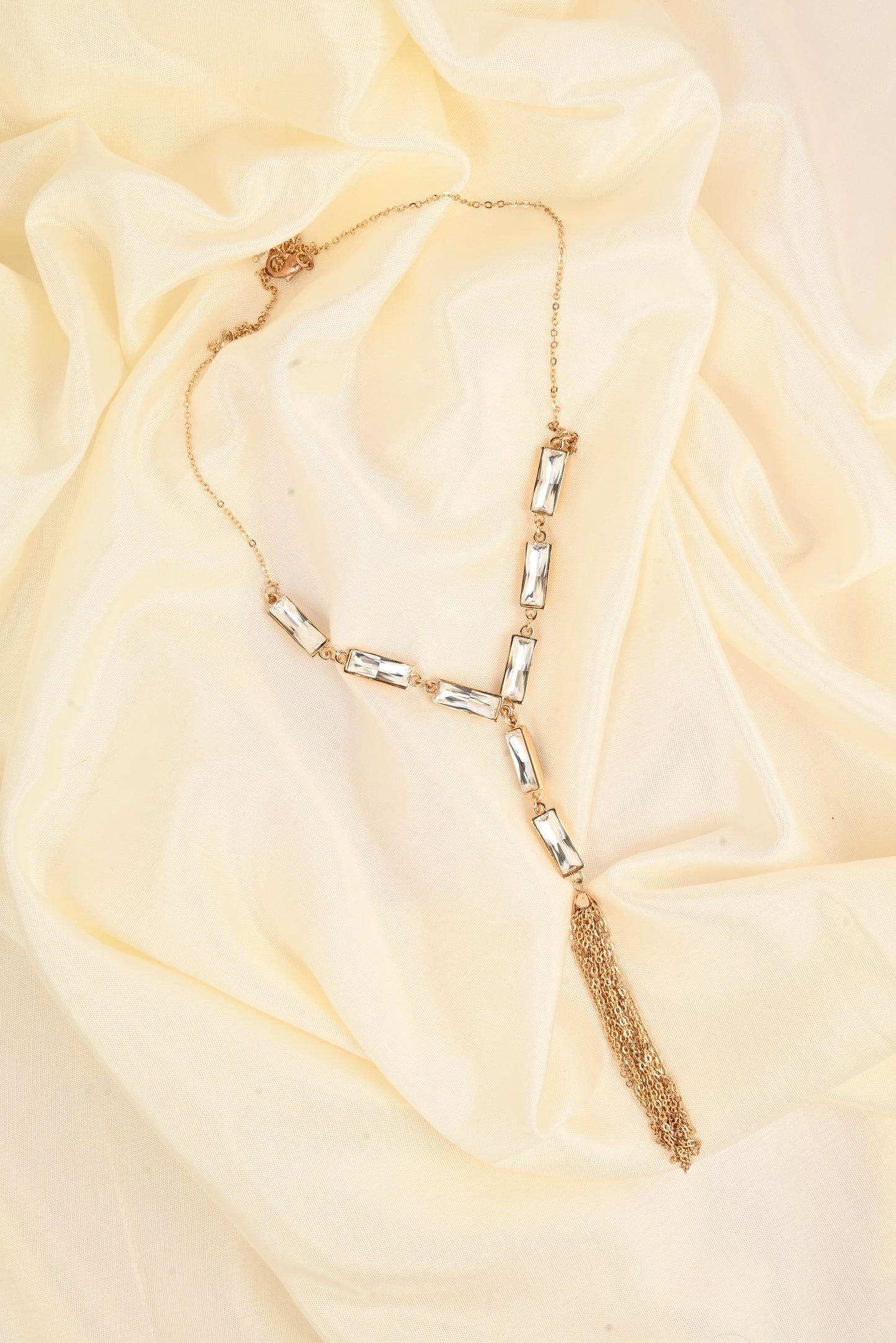 SNOWFLAKE NECKLACE