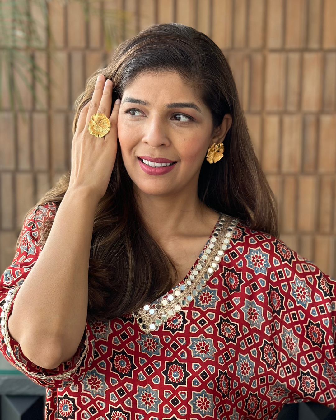 SARA FLOWER EARRINGS