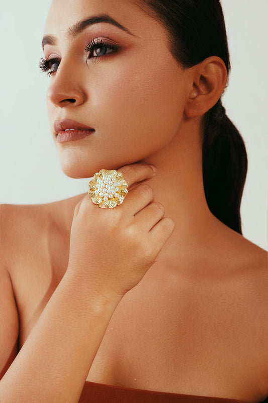 DAISY PEARL RING