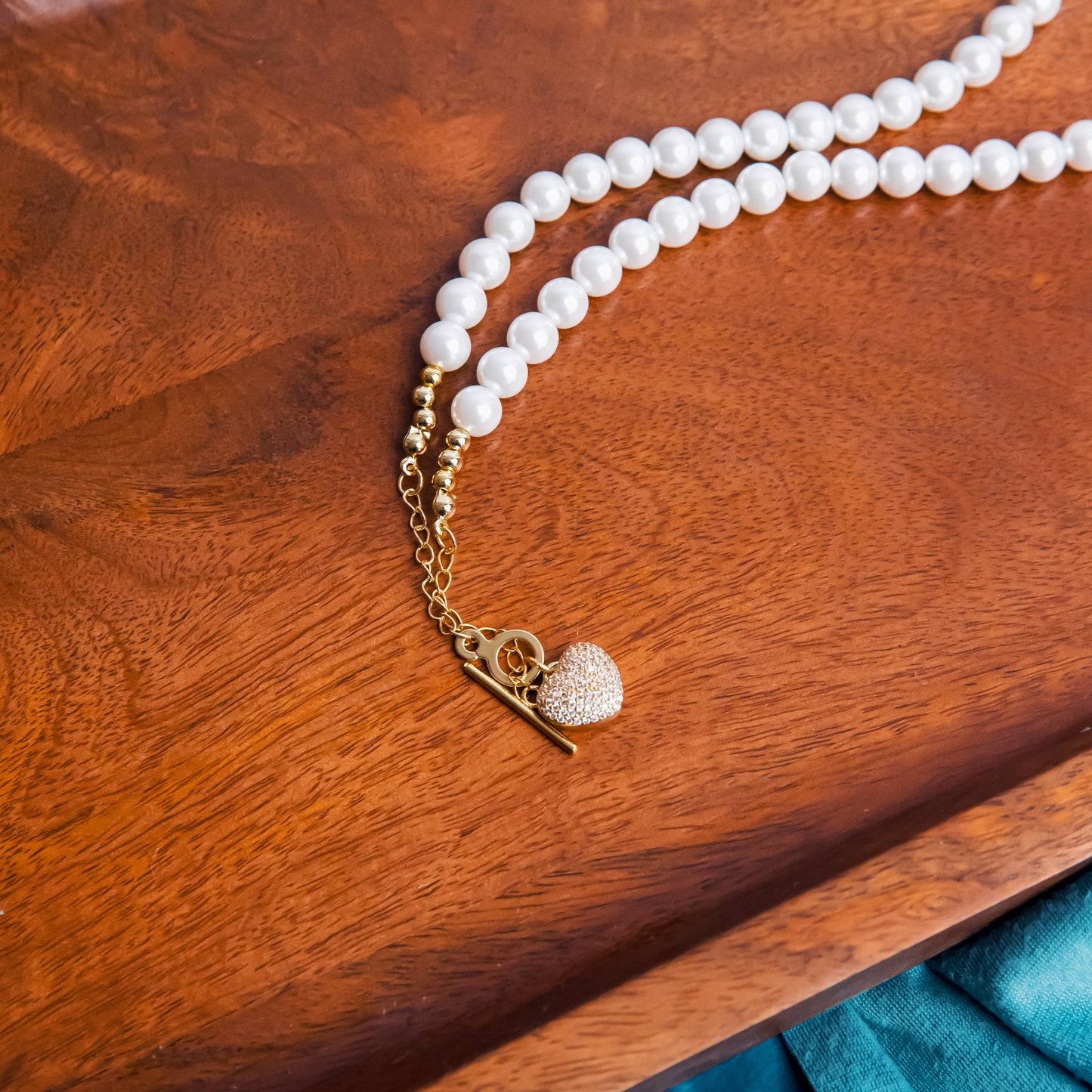 PEARLS AND HEART NECKLACE
