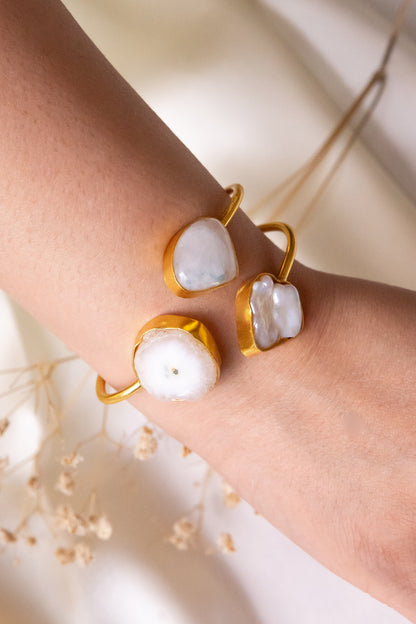 WHITE AGATE WITH PEARL BRACELET