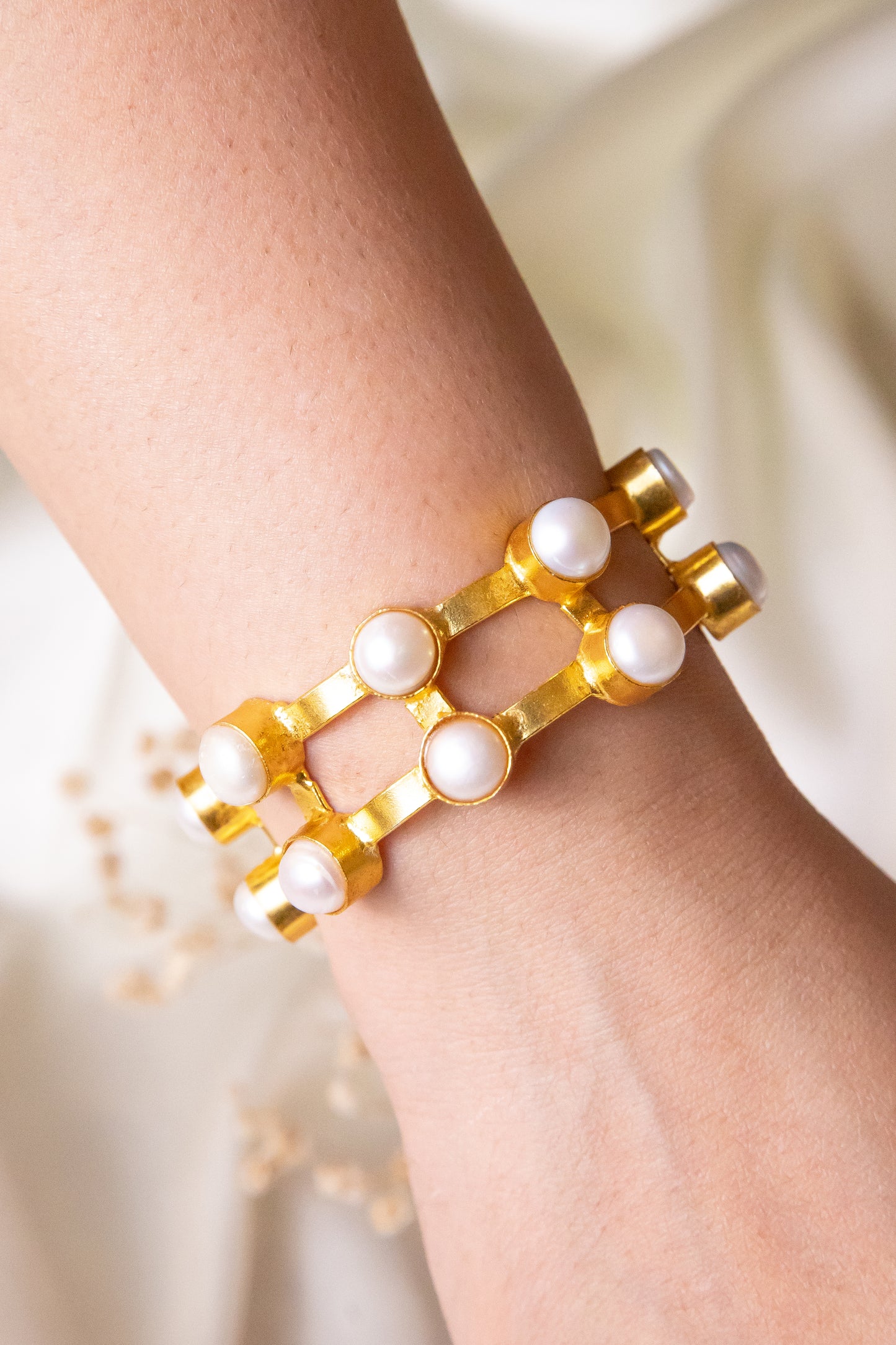 PEARL CUFF