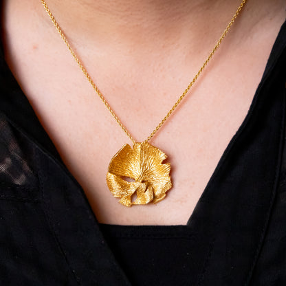 TEXTURED FLOWER PENDANT